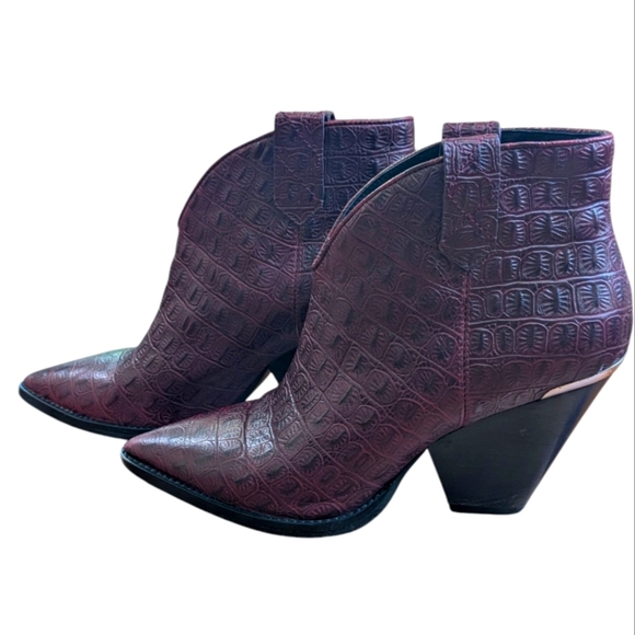 Lola Cruz Burgundy Croc Embossed Ankle Cowgirl Booties Pointed Toe Silver Heel - Picture 1 of 14